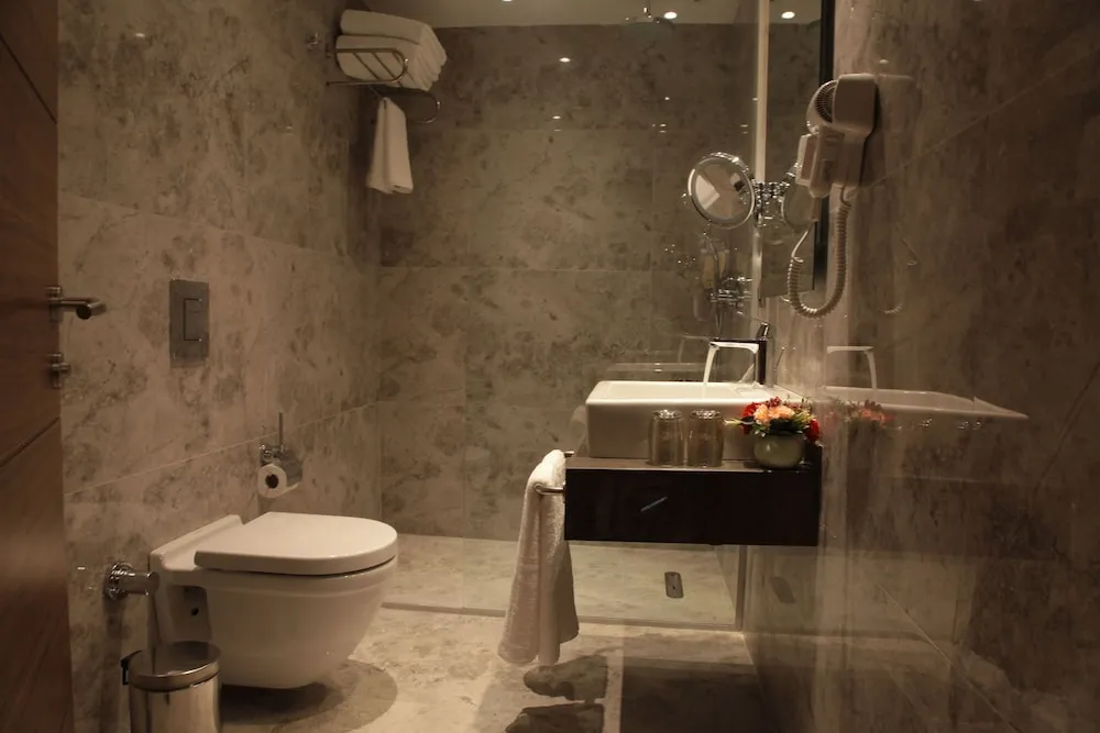 Business Suite with Free Airport Transfer