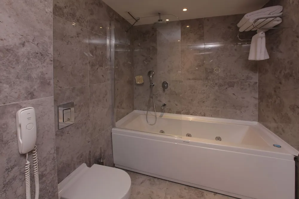 Suite (King) with Free Airport Transfer