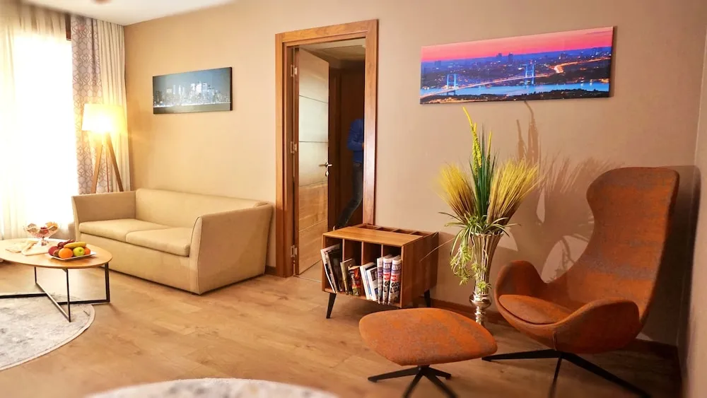 Suite (King) with Free Airport Transfer