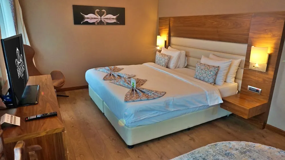 Suite (King) with Free Airport Transfer