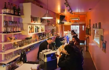 Chilloutlya Hostel&Bar