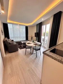 Hadrians Tower Apart Otel