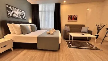 Hadrians Tower Apart Otel