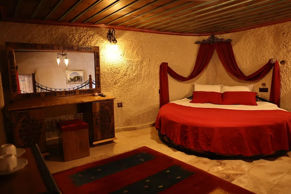King Cave Suite