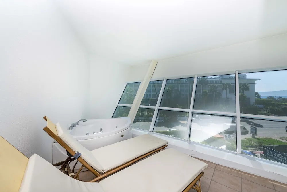 Suite Room