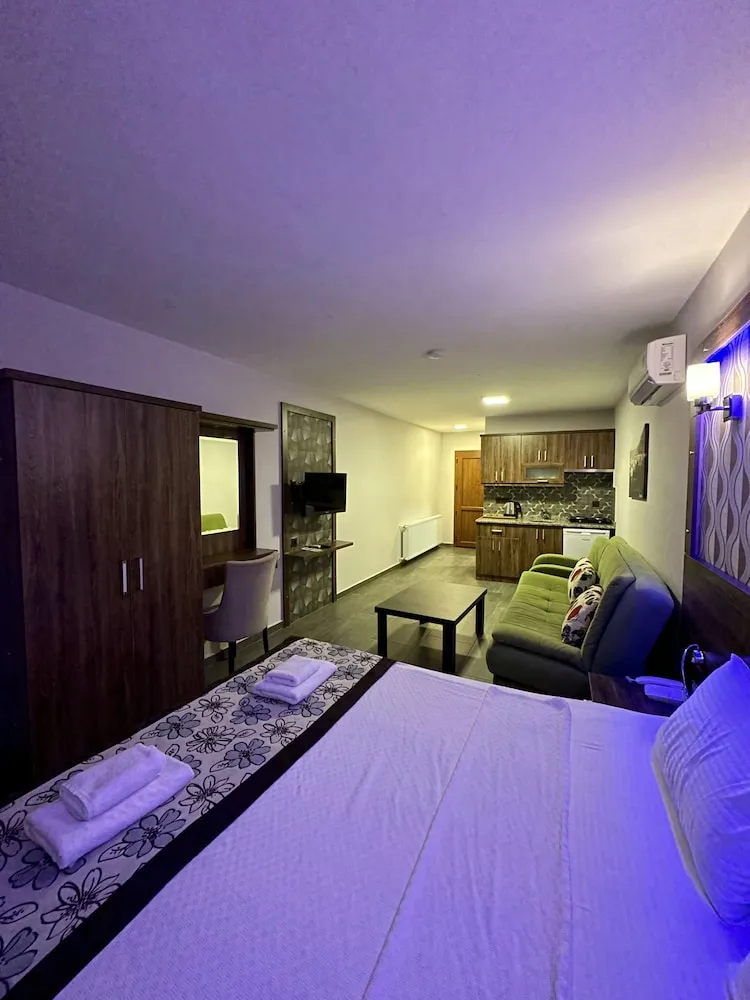 Deluxe Tek Büyük Yataklı Oda