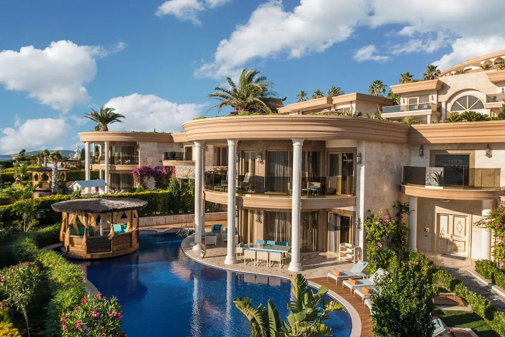 Grand Villa, 5 Yatak Odası, Kişiye Özel Havuzlu, Deniz Manzaralı