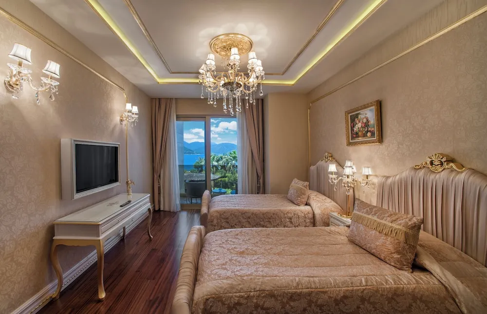 Grand Villa, 5 Yatak Odası, Kişiye Özel Havuzlu, Deniz Manzaralı