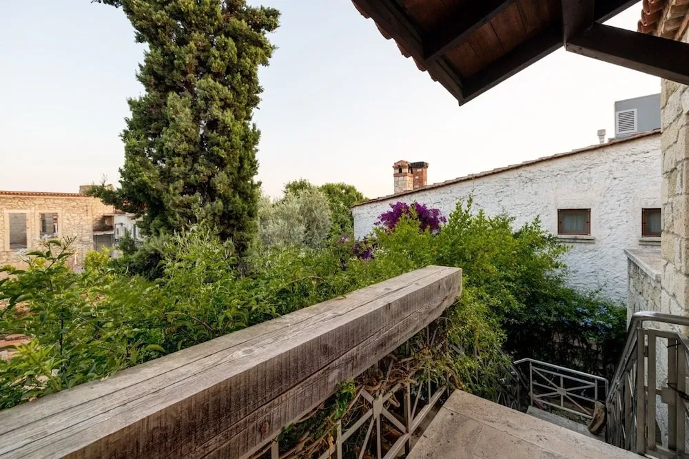 Superior Oda, Balkon, Bahçe Manzaralı