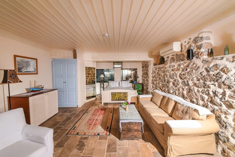 Deluxe Room with Private Terrace and Jacuzzi