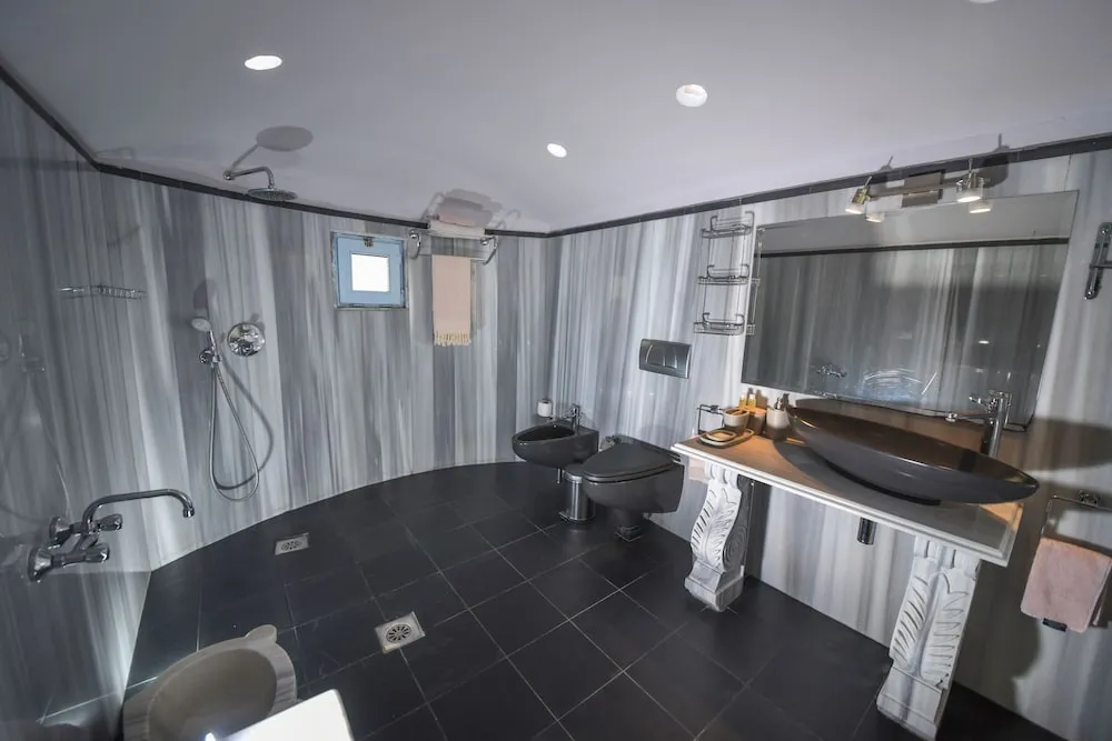 Deluxe Room with Private Terrace and Jacuzzi