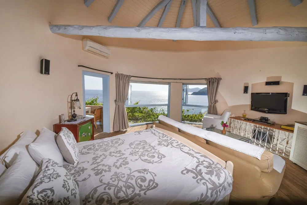 Deluxe Room with Private Terrace and Jacuzzi