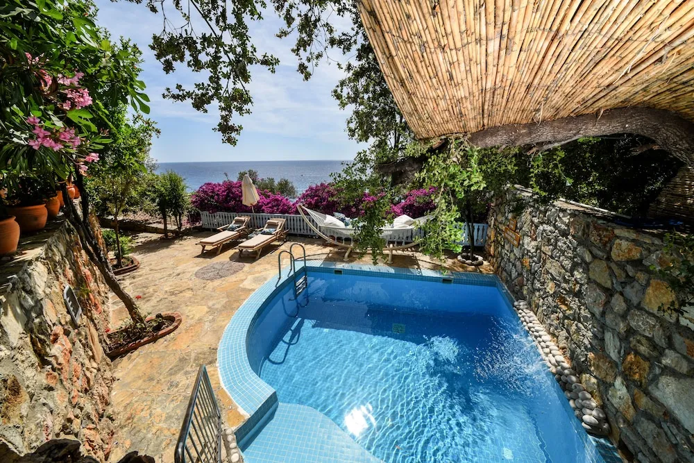 Suite with Private Garden and Private Pool