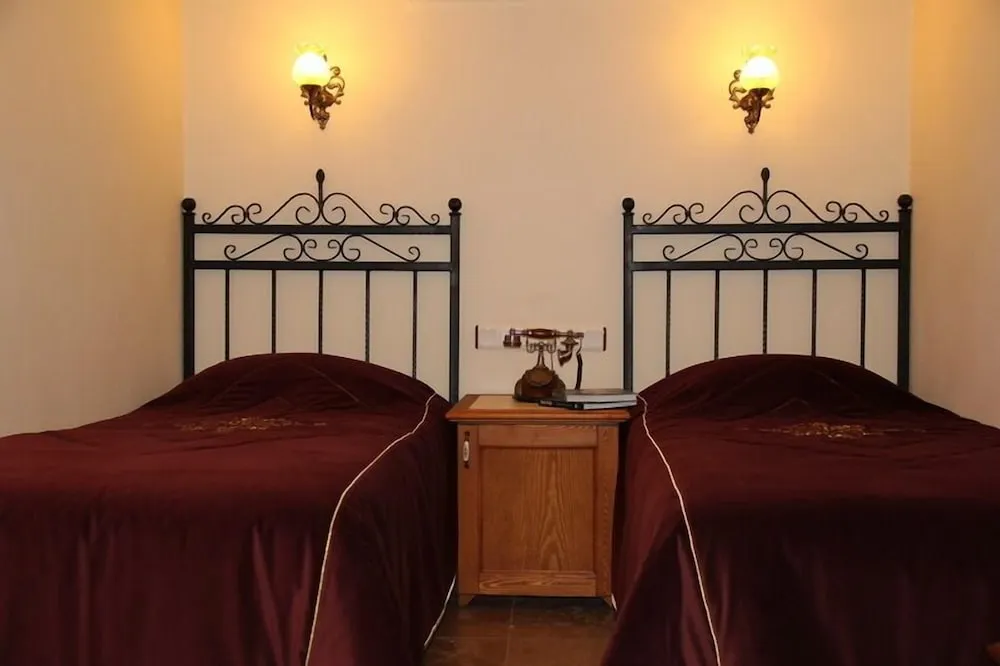 Tek Büyük veya İki Ayrı Yataklı Oda, Şehir Manzaralı