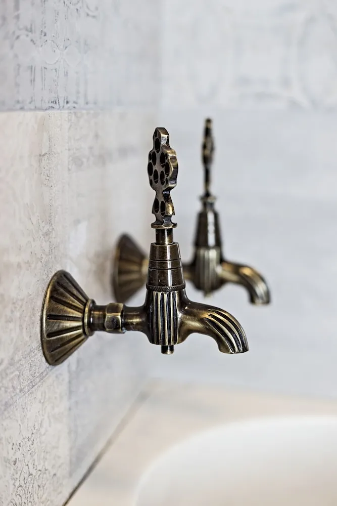 Deluxe Tek Büyük Yataklı Oda, Özel Banyo, Bahçe Manzaralı
