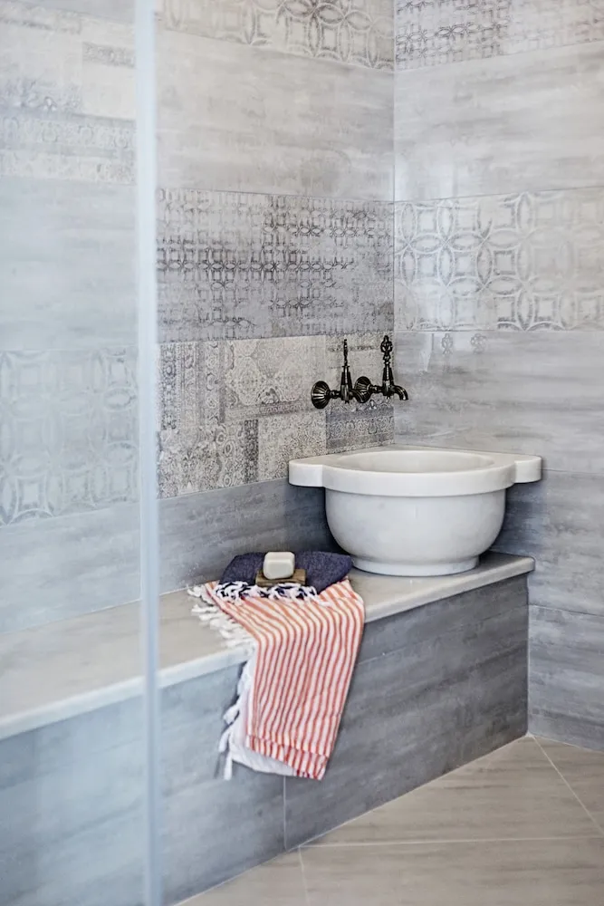 Deluxe Tek Büyük Yataklı Oda, Özel Banyo, Bahçe Manzaralı