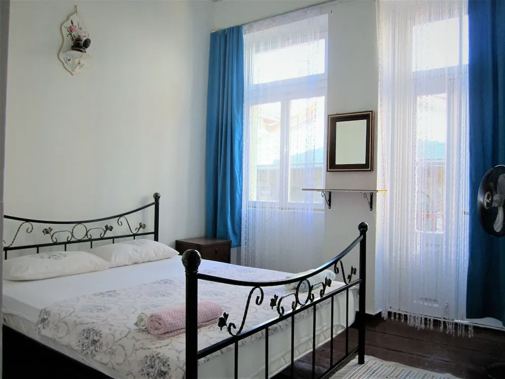 Tek Büyük Yataklı Oda, Balkon