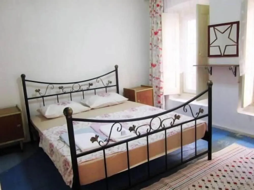 Economy Tek Büyük Yataklı Oda