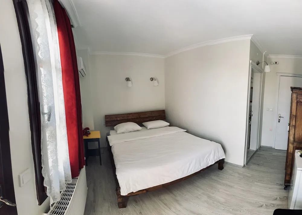 Comfort Tek Büyük Yataklı Oda, Kısmi Deniz Manzaralı