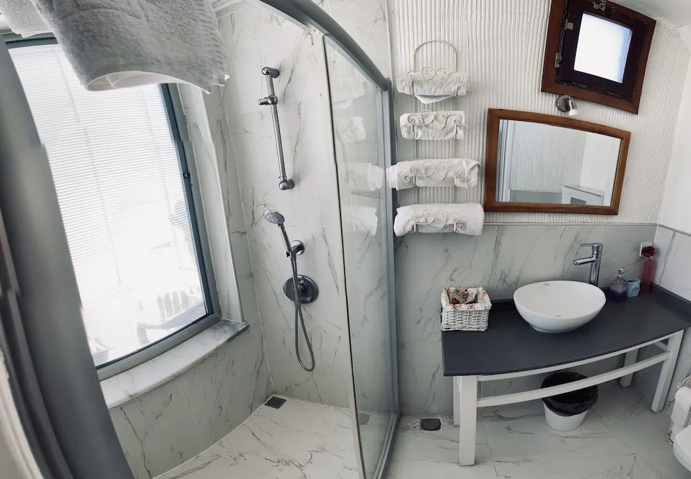 Deluxe Tek Büyük Yataklı Oda, Deniz Manzaralı