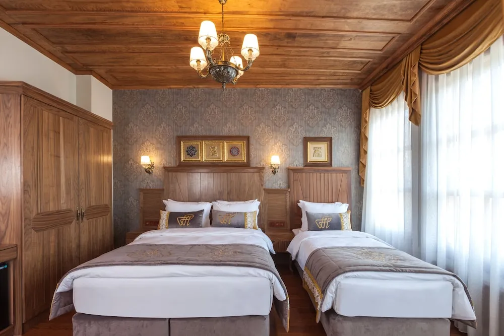 Deluxe Üç Kişilik Oda, Şehir Manzaralı