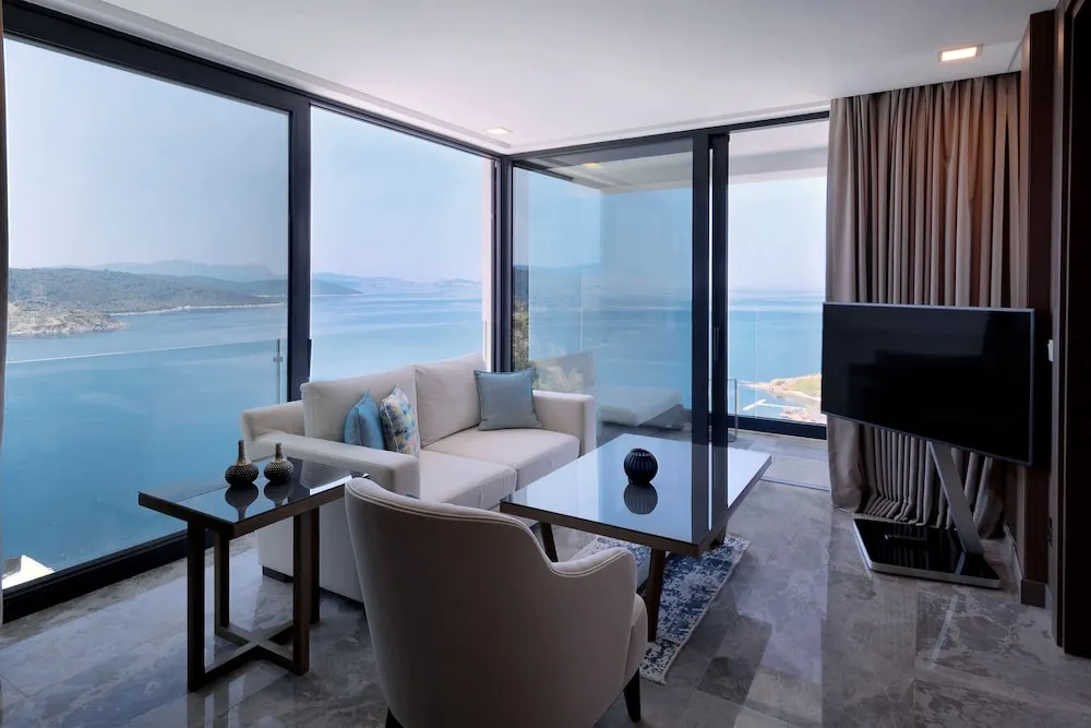 Süit, 1 En Büyük (King) Boy Yatak, Sigara İçilmez, Deniz Manzaralı (Balcony)