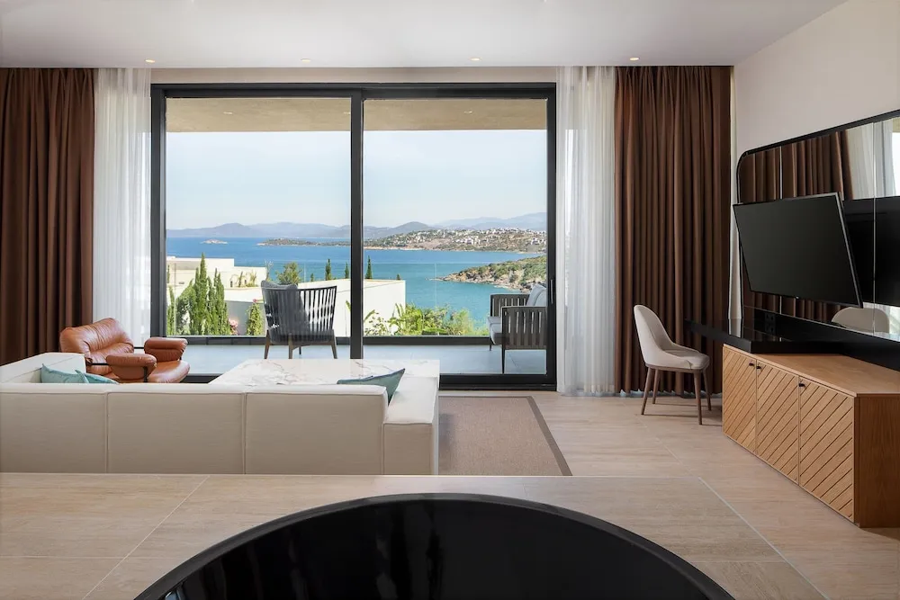 Grand Süit, 1 En Büyük (King) Boy Yatak, Sigara İçilmez, Deniz Manzaralı (Balcony)