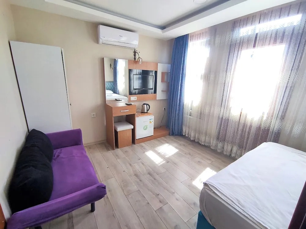 Deluxe Tek Büyük Yataklı Oda