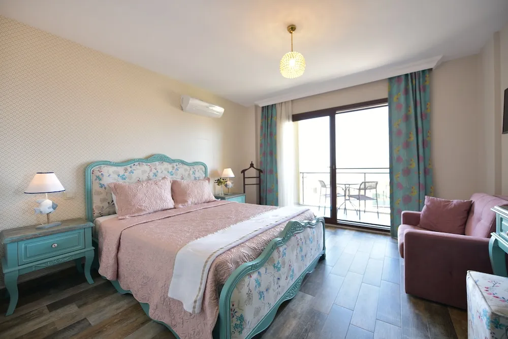 Deluxe Tek Büyük Yataklı Oda, Deniz Manzaralı