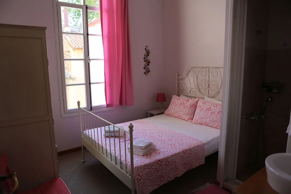 Tek Büyük Yataklı Oda, 1 Çift Kişilik Yatak (Pink)