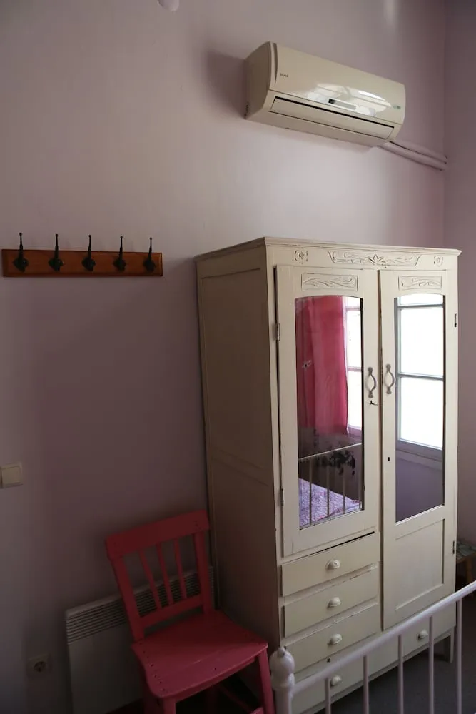 Tek Büyük Yataklı Oda, 1 Çift Kişilik Yatak (Pink)