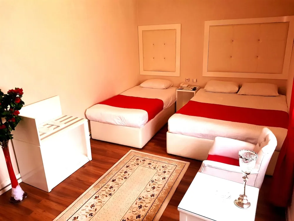 Standard Tek Büyük veya İki Ayrı Yataklı Oda