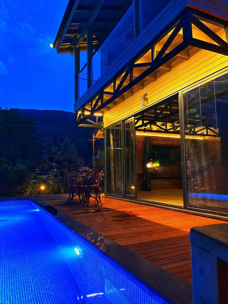 Junior Luxury Pool Villa