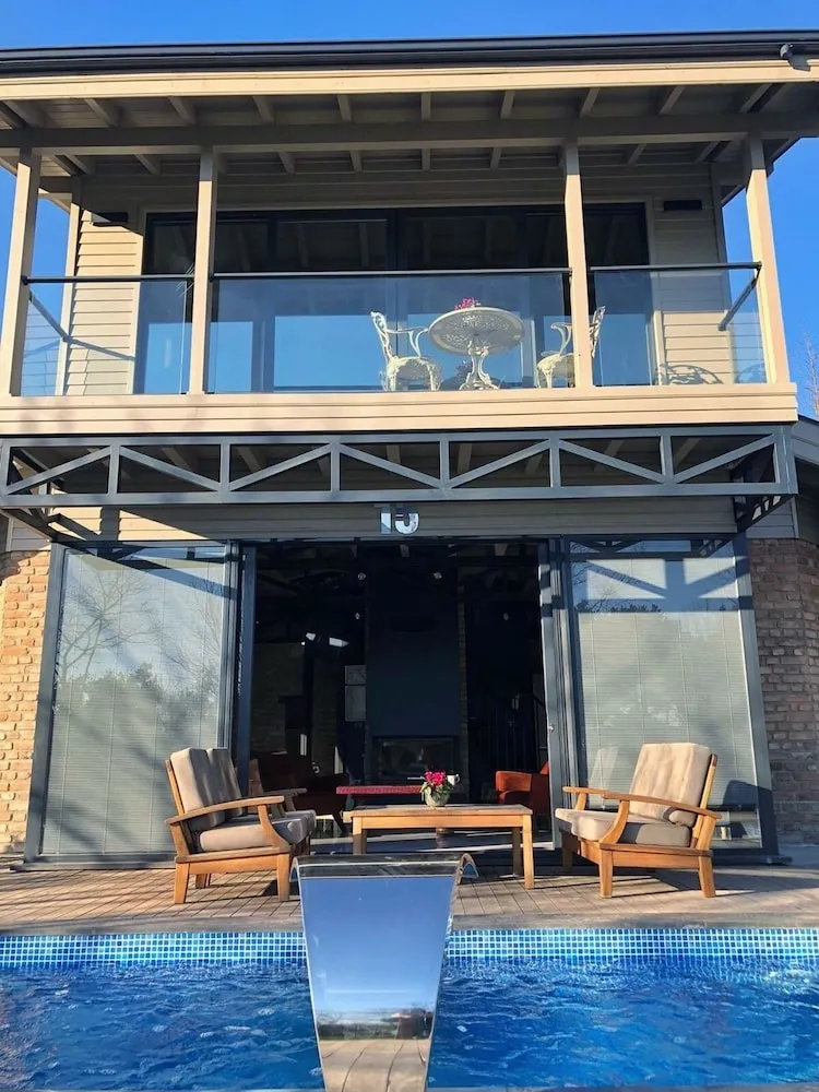 Junior Luxury Pool Villa