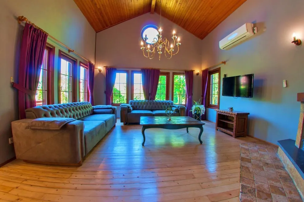 Four Bedroom Country Villa