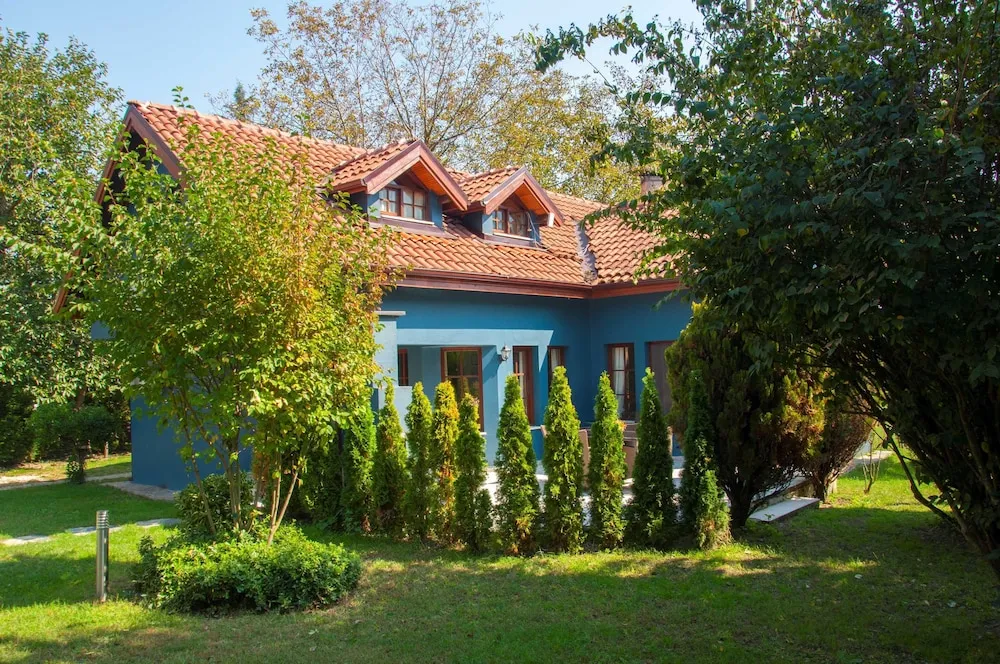 Four Bedroom Country Villa