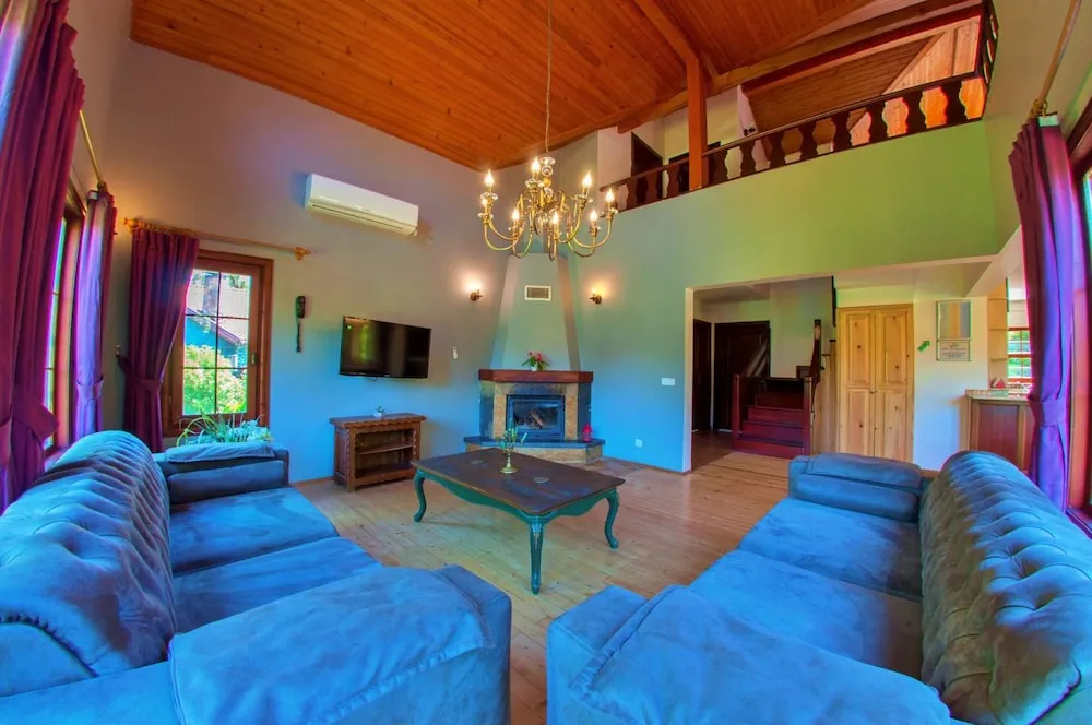 Four Bedroom Country Villa