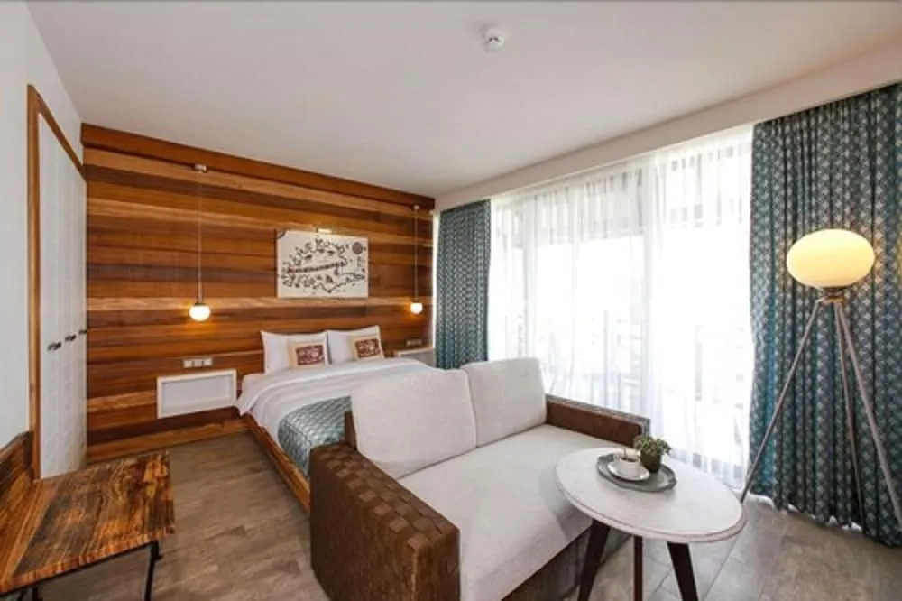 Deluxe Tek Büyük Yataklı Oda