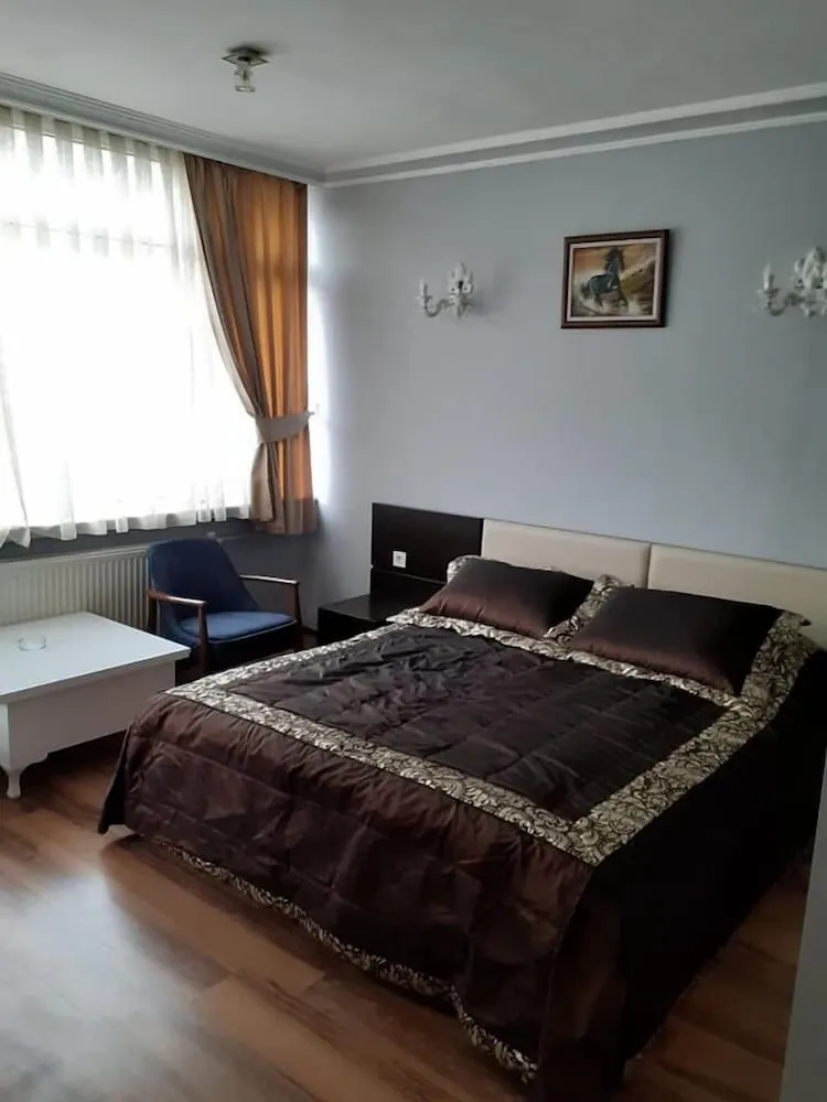 Tek Büyük veya İki Ayrı Yataklı Oda, 1 Çift Kişilik veya 2 Tek Kişilik Yatak