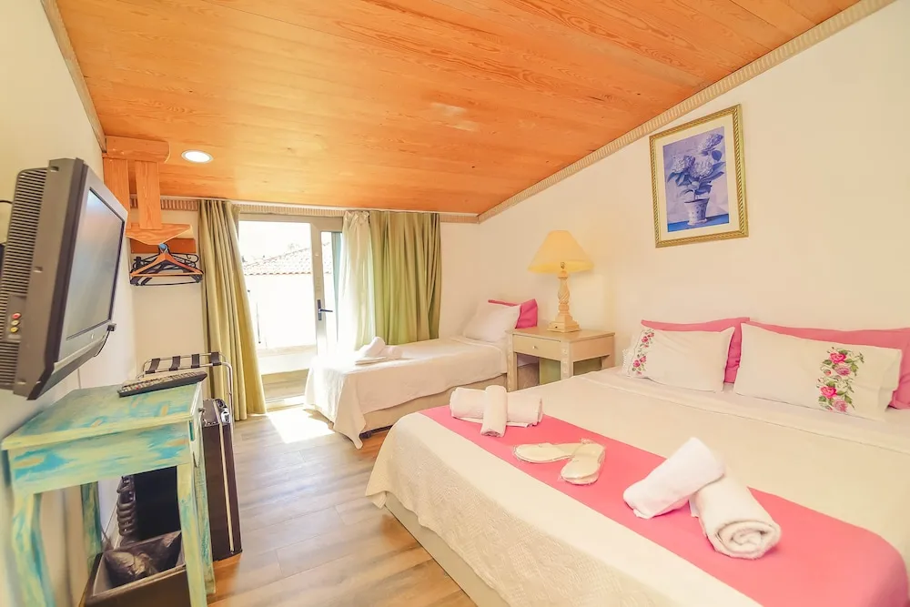 Comfort Üç Kişilik Oda, Balkon