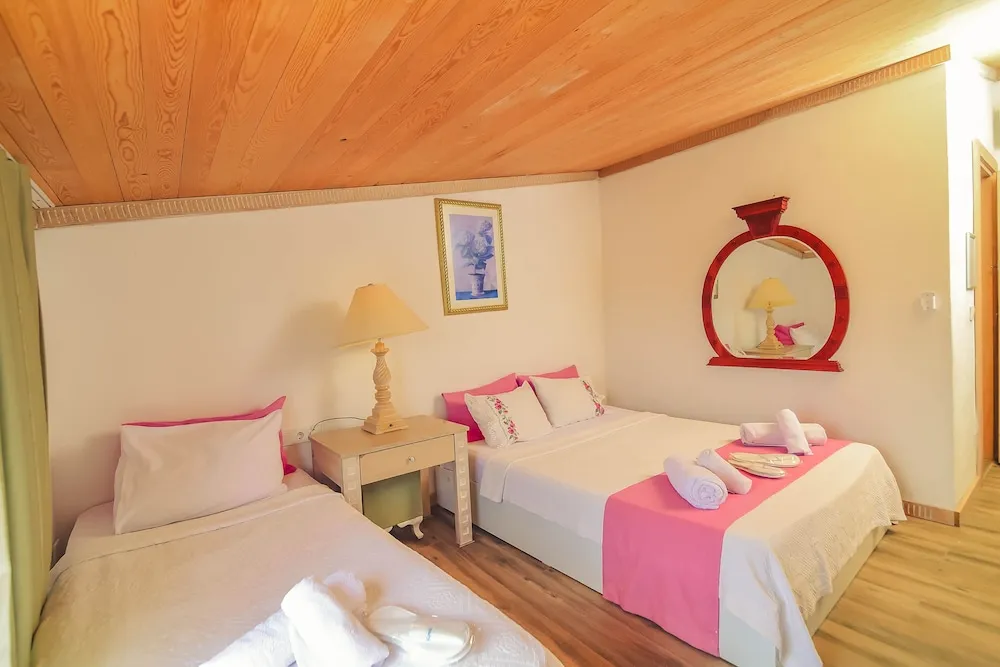 Comfort Üç Kişilik Oda, Balkon