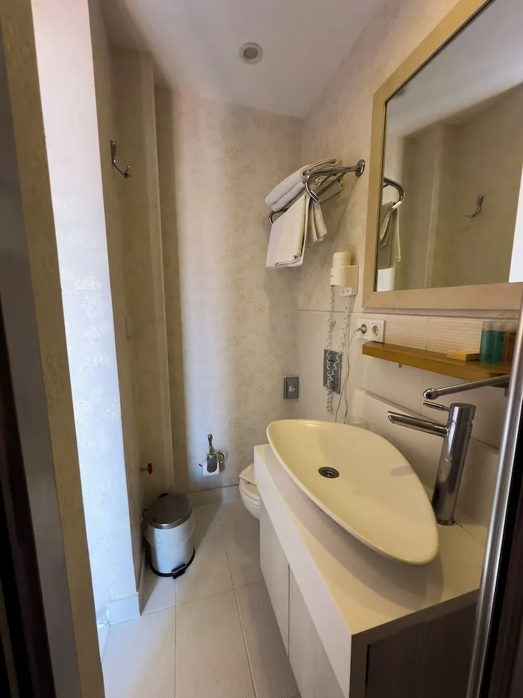 Deluxe Tek Büyük Yataklı Oda, Balkon, Deniz Manzaralı
