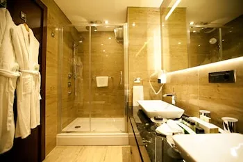 ADM Grand Hotel