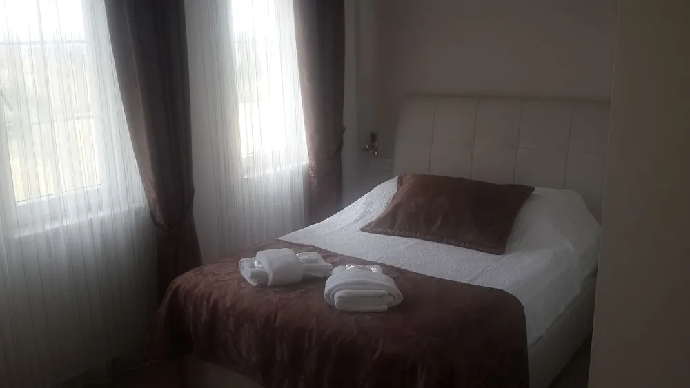 Tek Büyük Yataklı Oda