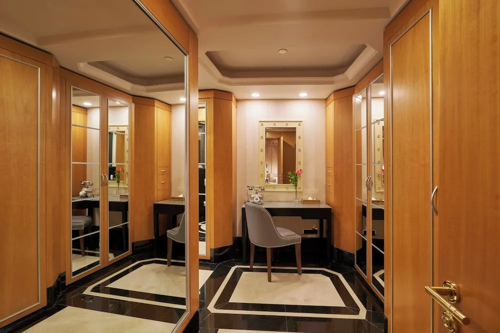 King Suite