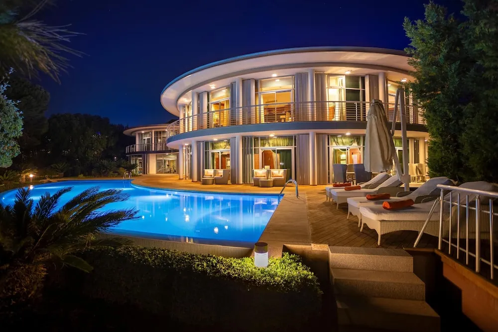 Villa Leo