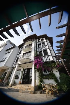 Zinos Hotel