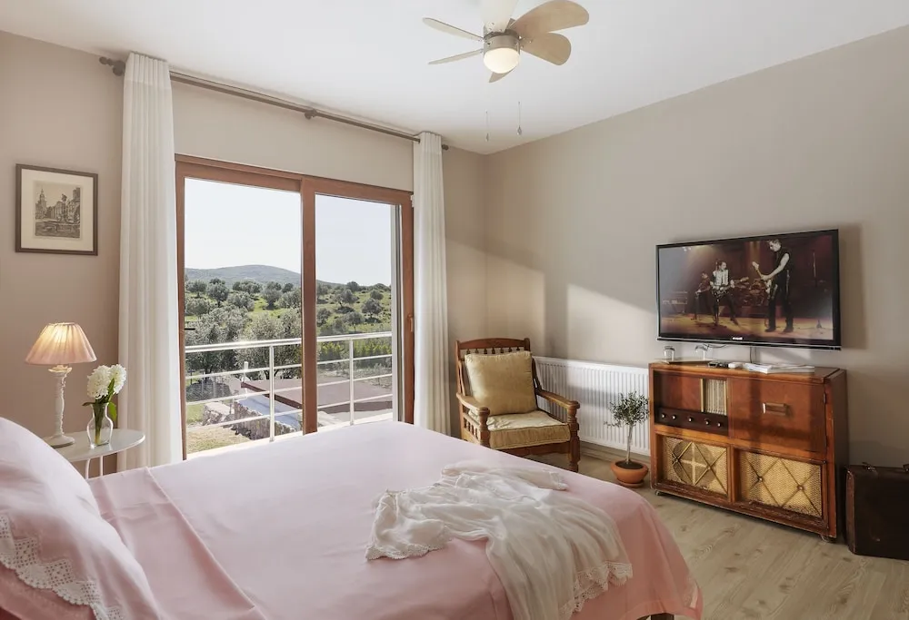 Comfort Tek Büyük Yataklı Oda