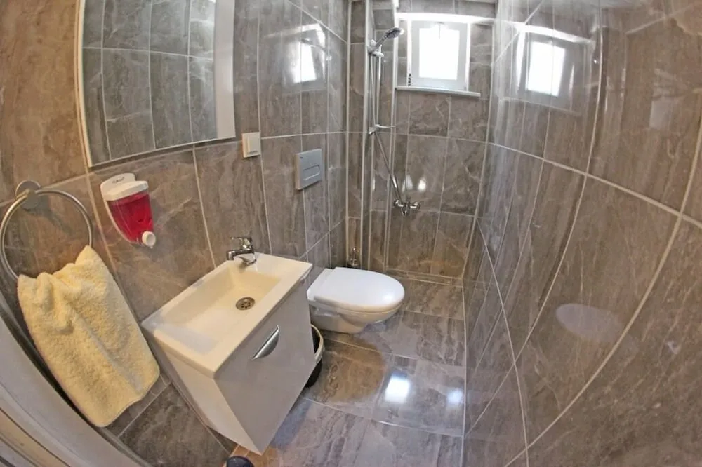 Economy Üç Kişilik Oda Bodrum Kat