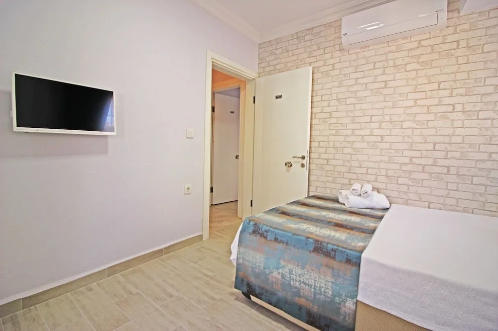 Comfort Tek Büyük Yataklı Oda